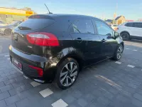 Gebraucht Kia Rio Spirit 90 PS (66 kW) 2016 Schwarz Kleinwagen