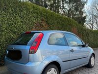 Gebraucht Ford Fiesta 70 PS (51 kW) 2005 Blau Kleinwagen