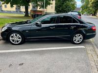 Gebraucht Mercedes E220 Avantgarde 170 PS (125 kW) 2011 Schwarz Limousine