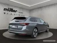 Neu Skoda Superb SportLine 193 PS (141 kW) 2026 Graphitegrau metallic Kombi