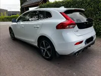 Gebraucht Volvo V40 R-Design 190 PS (139 kW) 2016 Weiß Limousine