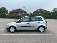 Gebraucht Ford Fiesta 2004 Silber Kleinwagen