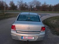 Gebraucht Opel Astra 115 PS (84 kW) 2009 Gold Kleinwagen