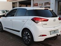 Gebraucht Hyundai i20 Passion 84 PS (61 kW) 2017 Weiß Kleinwagen