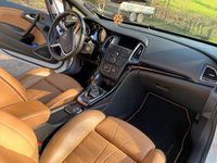 Gebraucht Opel Cascada Active 200 PS (147 kW) 2017 Weiß Cabrio