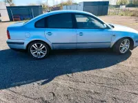 Gebraucht VW Passat 125 PS (91 kW) 1999 Blau Limousine