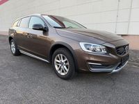 Gebraucht Volvo V60 CC Kinetic 150 PS (110 kW) 2016 Braun Kombi