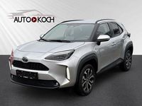 Gebraucht Toyota Yaris Hybrid Plus 131 PS (96 kW) 2024 Shimmering silver metallic SUV