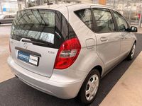 Gebraucht Mercedes A180 109 PS (80 kW) 2012 Silber Kleinwagen