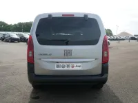 Neu Fiat Doblò Comfort 131 PS (96 kW) 2026 Blau Van / Kleinbus