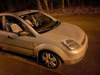 Gebraucht Ford Fiesta 60 PS (44 kW) 2003 Silber Kleinwagen