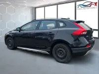 Gebraucht Volvo V40 CC Momentum 114 PS (83 kW) 2015 Schwarz Kombi