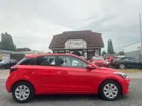 Gebraucht Hyundai i20 Select 75 PS (55 kW) 2019 Rot Kleinwagen