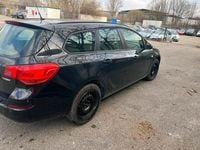 Gebraucht Opel Astra 140 PS (102 kW) 2011 Schwarz Kombi
