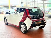 Gebraucht Toyota Aygo 72 PS (52 kW) 2020 Weiß Kleinwagen