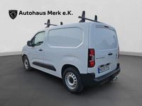 Gebraucht Peugeot Partner Premium 136 PS (100 kW) 2023 Lackierung weiss icy/typ aussenv Van / Kleinbus