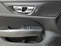 Gebraucht Volvo V60 Inscription 253 PS (186 kW) 2020 Pine grey metallic Kombi