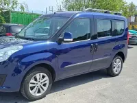 Gebraucht Opel Combo 120 PS (88 kW) 2017 Colmarblau/f:marineblau Van / Kleinbus