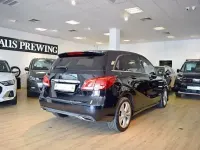 Gebraucht Mercedes B180 Urban 122 PS (89 kW) 2016 Schwarz Kleinwagen