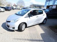 Gebraucht Toyota Yaris Cool 69 PS (50 kW) 2013 Silber Kleinwagen