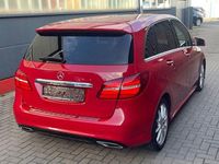 Gebraucht Mercedes B250 211 PS (155 kW) 2015 Rot Van / Kleinbus