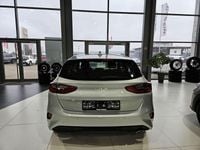 Używany Kia Ceed Vision 101 KM (74 kW) 2024 Srebrny Hatchback