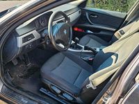 Gebraucht BMW 320 163 PS (119 kW) 2005 Grau Limousine