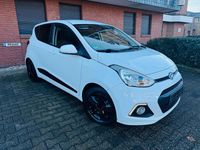 Gebraucht Hyundai i10 Passion 67 PS (49 kW) 2016 Weiß Kleinwagen