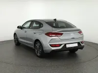 Gebraucht Hyundai i30 101 PS (74 kW) 2024 Shimmeringsilvermet. Limousine