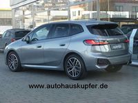 Gebraucht BMW 220 170 PS (125 kW) 2024 Skyscrapergrau Van / Kleinbus