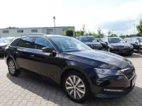 Gebraucht Skoda Superb Ambition 150 PS (110 kW) 2023 Schwarzmagic perleffekt Kombi