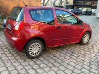 Gebraucht Citroën C2 Tonic 60 PS (44 kW) 2008 Farbe luziferrot/metallic Kleinwagen