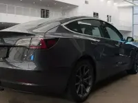 Usado Tesla Model 3 Standard Range Plus 366 kW (498 CV) 2019 Blanco Berlina