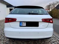 Gebraucht Audi A3 Ambition 105 PS (77 kW) 2014 Weiß Limousine