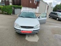 Gebraucht Ford Mondeo 125 PS (91 kW) 2001 Silber Limousine