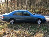 Gebraucht Mercedes E200 Elegance 136 PS (100 kW) 1999 Blau Limousine