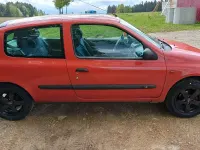 Używany Renault Clio II 58 KM (42 kW) 2001 Czerwony Hatchback