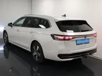 Second-hand VW Passat Elegance 150 CP (110 kW) 2025 Alb Break