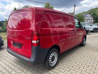 Gebraucht Mercedes Vito 102 PS (75 kW) 2020 Rot Van