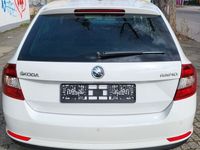 Gebraucht Skoda Rapid Elegance 122 PS (89 kW) 2014 Candyweiss Limousine