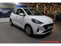 Gebraucht Hyundai i10 Select 63 PS (46 kW) 2025 Weiß Kleinwagen