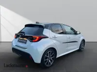 Gebraucht Toyota Yaris Style 116 PS (85 kW) 2020 Platinweiss metallic, dach schwarz