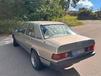 Gebraucht Mercedes 190 72 PS (52 kW) 1987 Grau Limousine