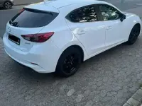 Gebraucht Mazda 3 Center-Line 120 PS (88 kW) 2018 Weiß Limousine