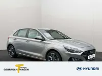 Gebraucht Hyundai i30 Trend 120 PS (88 kW) 2022 Silber Limousine