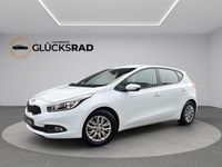 Gebraucht Kia Ceed Spirit 99 PS (72 kW) 2013 Weiß Kleinwagen