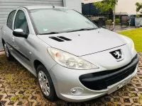 Gebraucht Peugeot 206+ 68 PS (50 kW) 2009 Silber Kleinwagen
