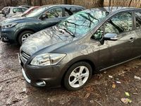 Gebraucht Toyota Auris 132 PS (97 kW) 2011 Grau Kleinwagen
