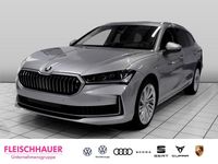 Neu Skoda Superb Selection 150 PS (110 kW) 2026 Grau Kombi