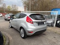 Gebraucht Ford Fiesta Titanium 97 PS (71 kW) 2009 Silber Kleinwagen